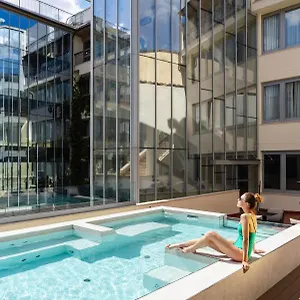 Iq Otel